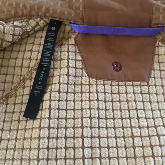 Lululemon Water Repellent Grid Fleece Hiking Vest - Picture 5 of 6